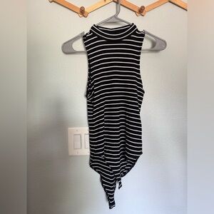 American Eagle Black and White Striped Snap closure  Bodysuit Size Medium EUC